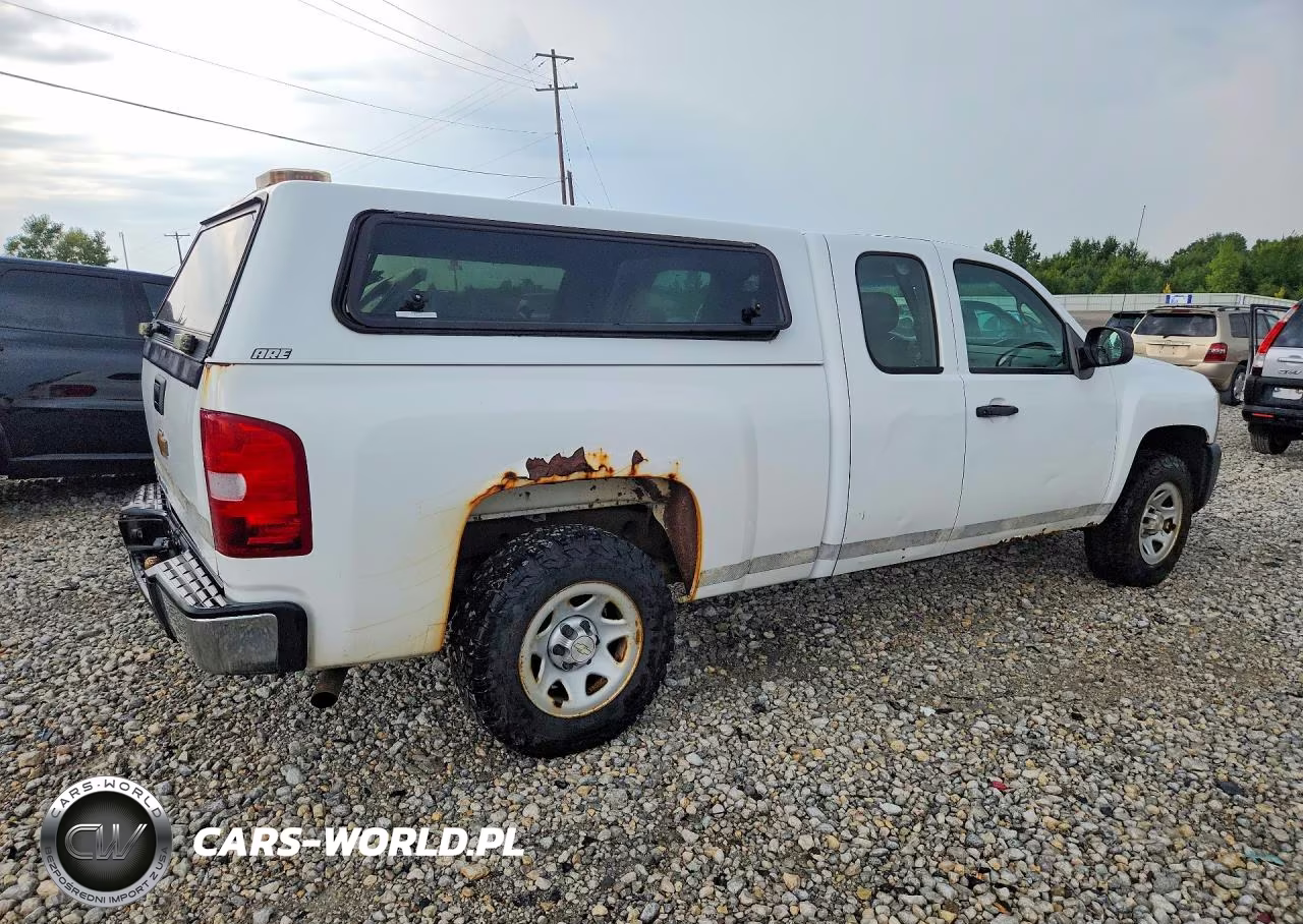 2013 Chevrolet Silverado C1500 VIN:1GCRCPEX5DZ200676 - 3