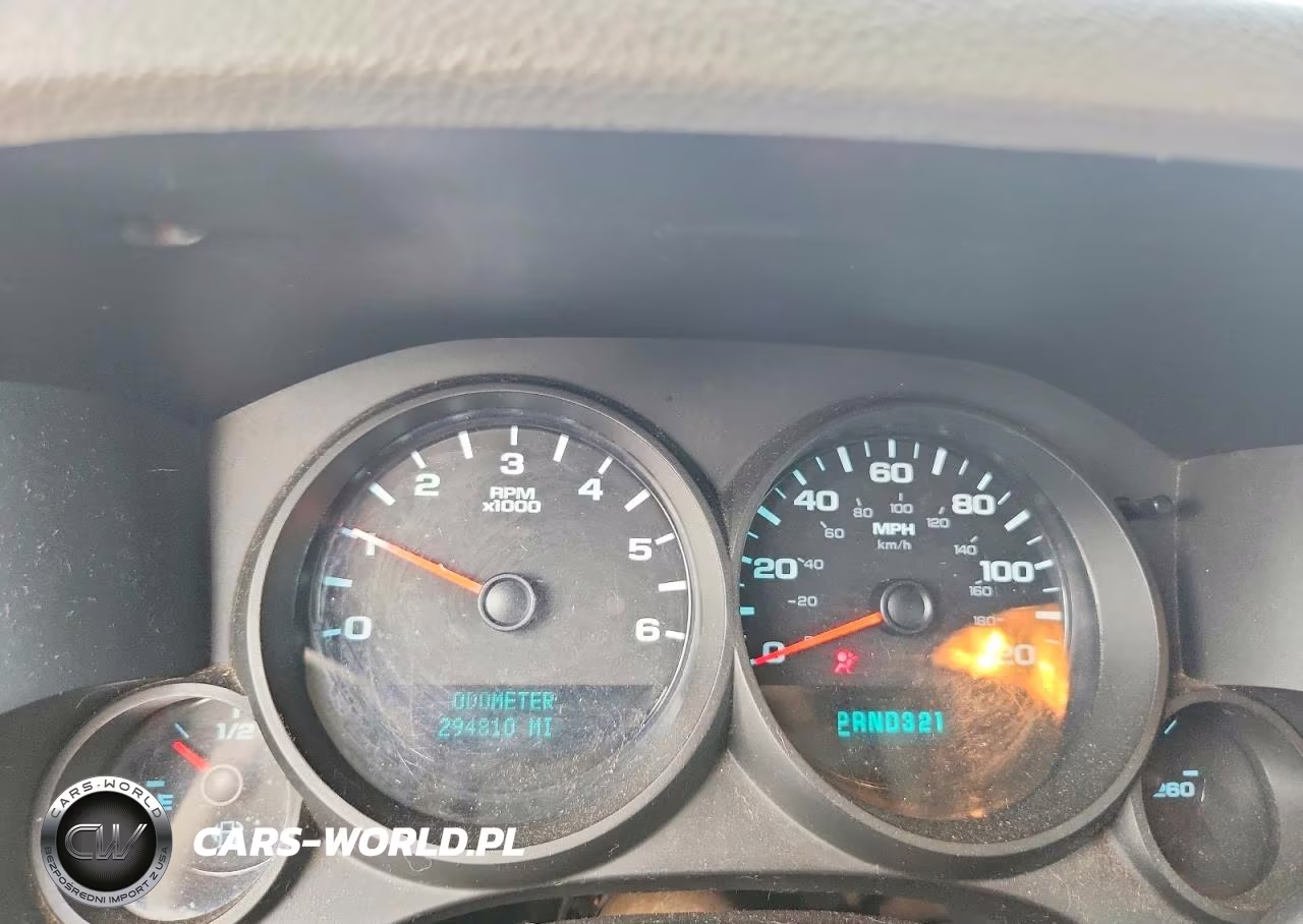 2013 Chevrolet Silverado C1500 VIN:1GCRCPEX5DZ200676 - 9
