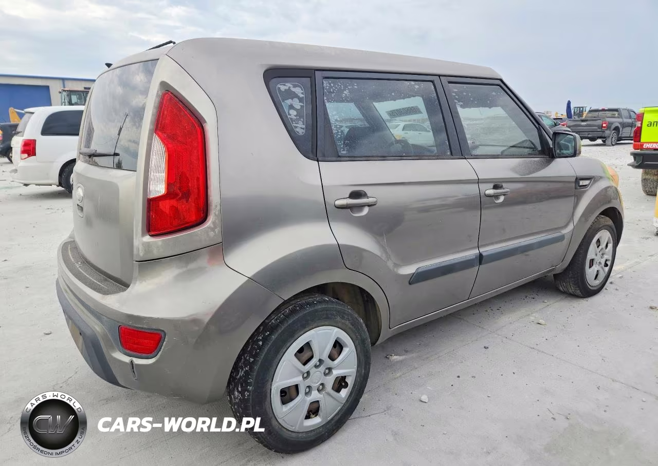 2013 Kia Soul Base VIN:KNDJT2A52D7494800 - 3