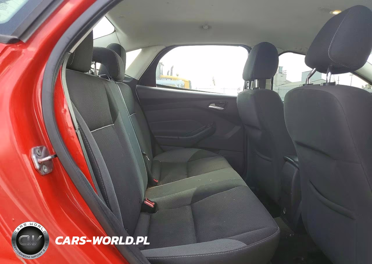 2012 Ford Focus Se VIN:1FAHP3F20CL225570 - 10