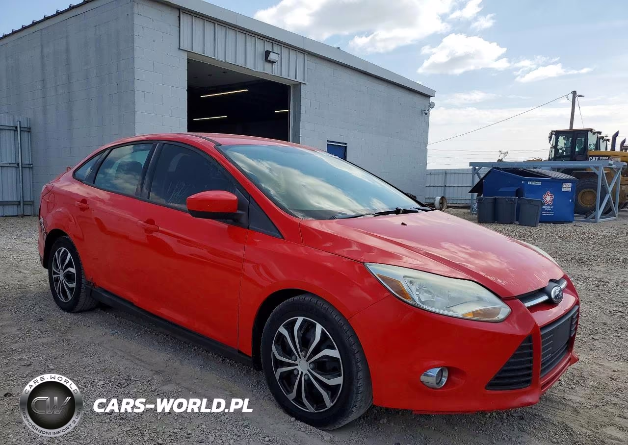 2012 Ford Focus Se VIN:1FAHP3F20CL225570 - 4