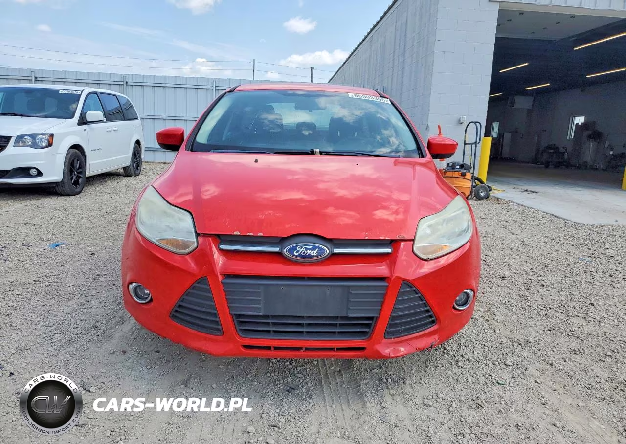 2012 Ford Focus Se VIN:1FAHP3F20CL225570 - 5