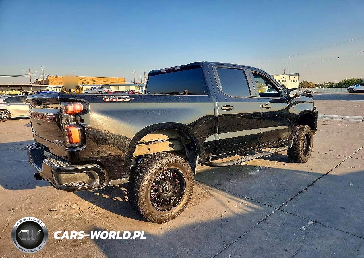 2019 Chevrolet Silverado K1500 Trail Boss Custom VIN:3GCPYCEF6KG218867 - 3