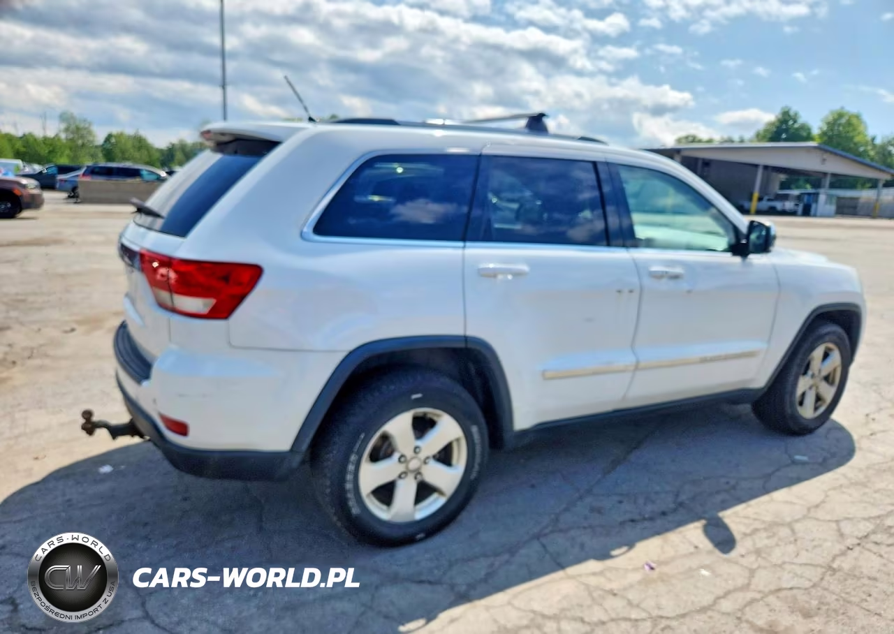 2013 Jeep Grand Cherokee Laredo VIN:1C4RJFAG0DC537653 - 3