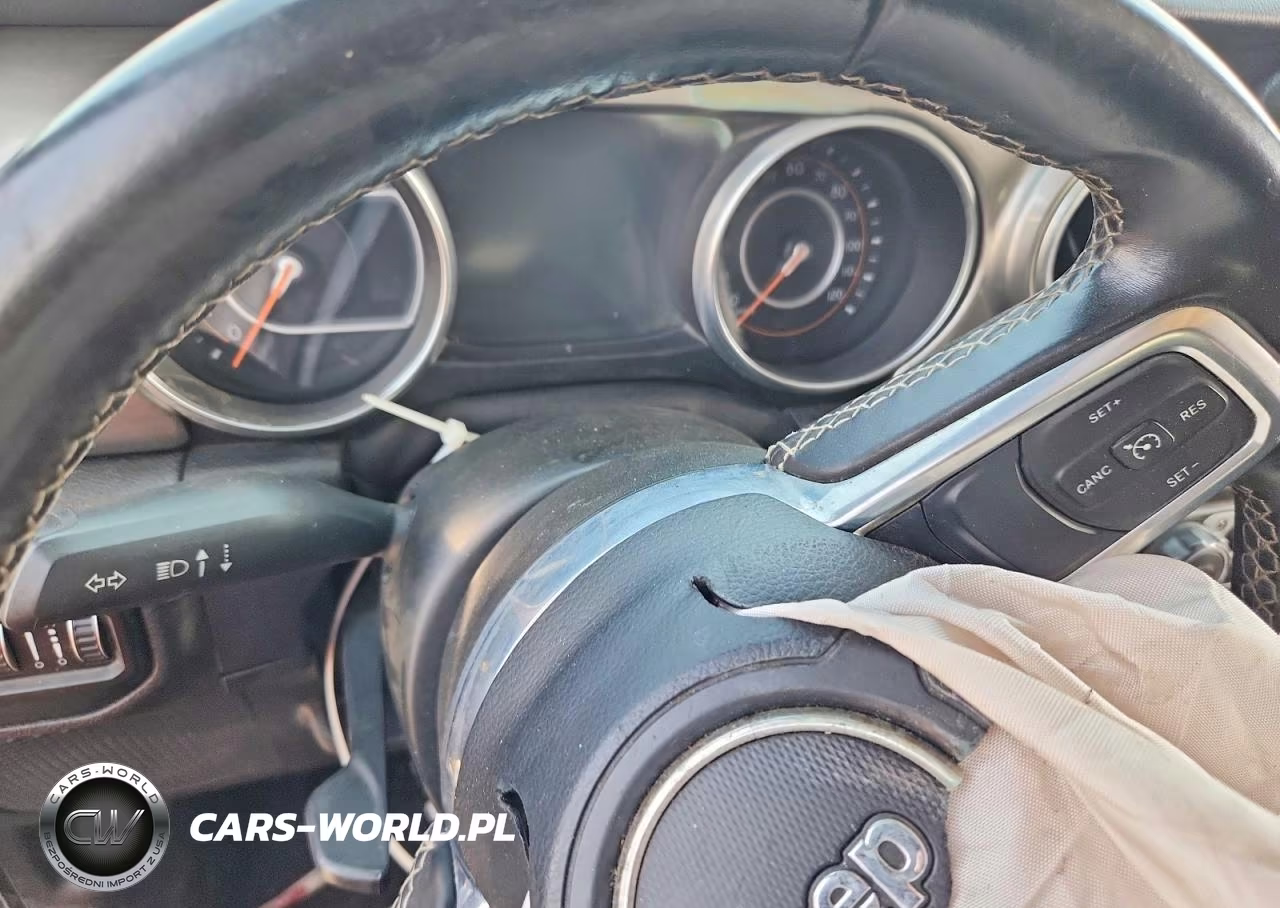 2020 Jeep Wrangler Unlimited Sahara VIN:1C4HJXEN1LW280669 - 9