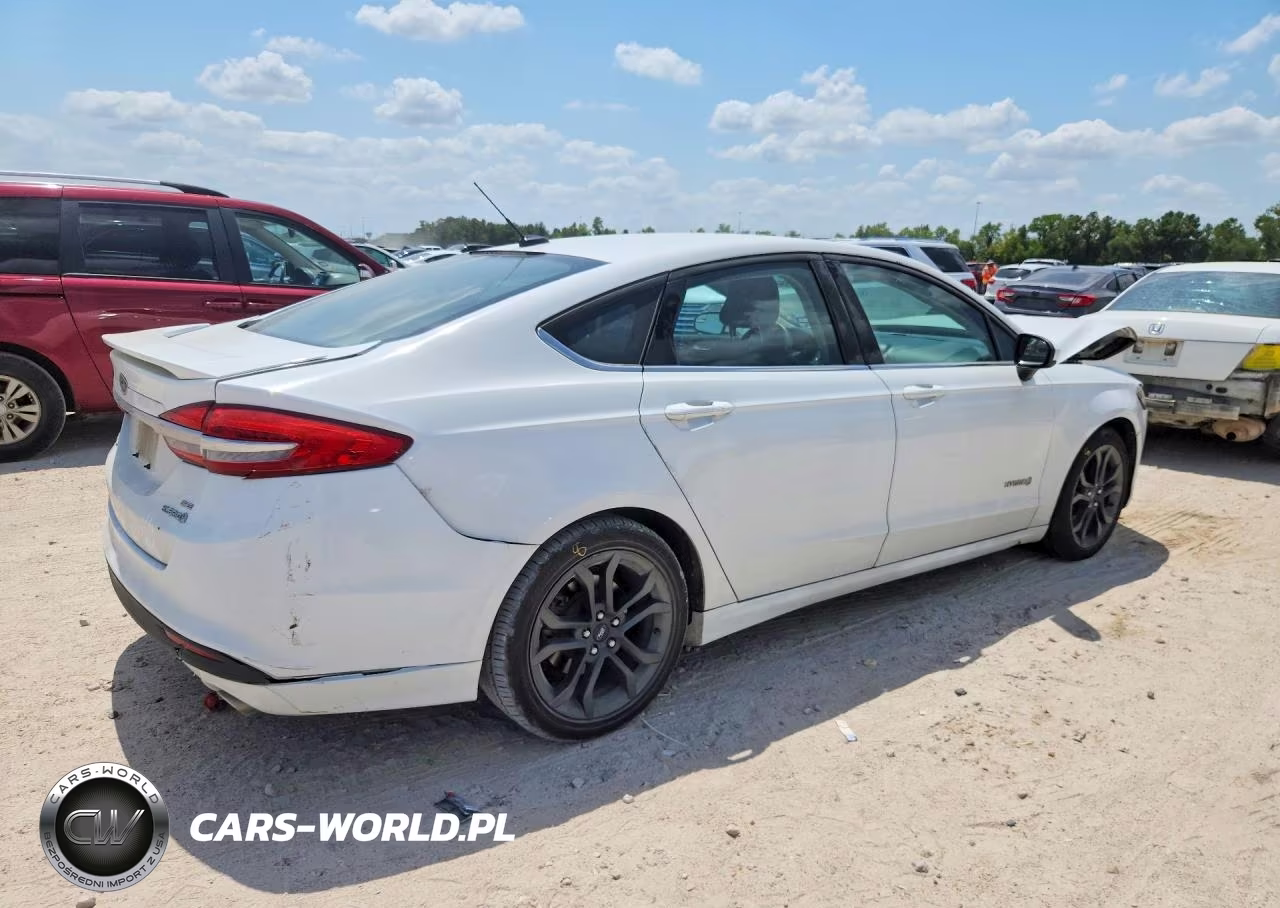 2018 Ford Fusion Se Hybrid VIN:3FA6P0LU6JR132367 - 3