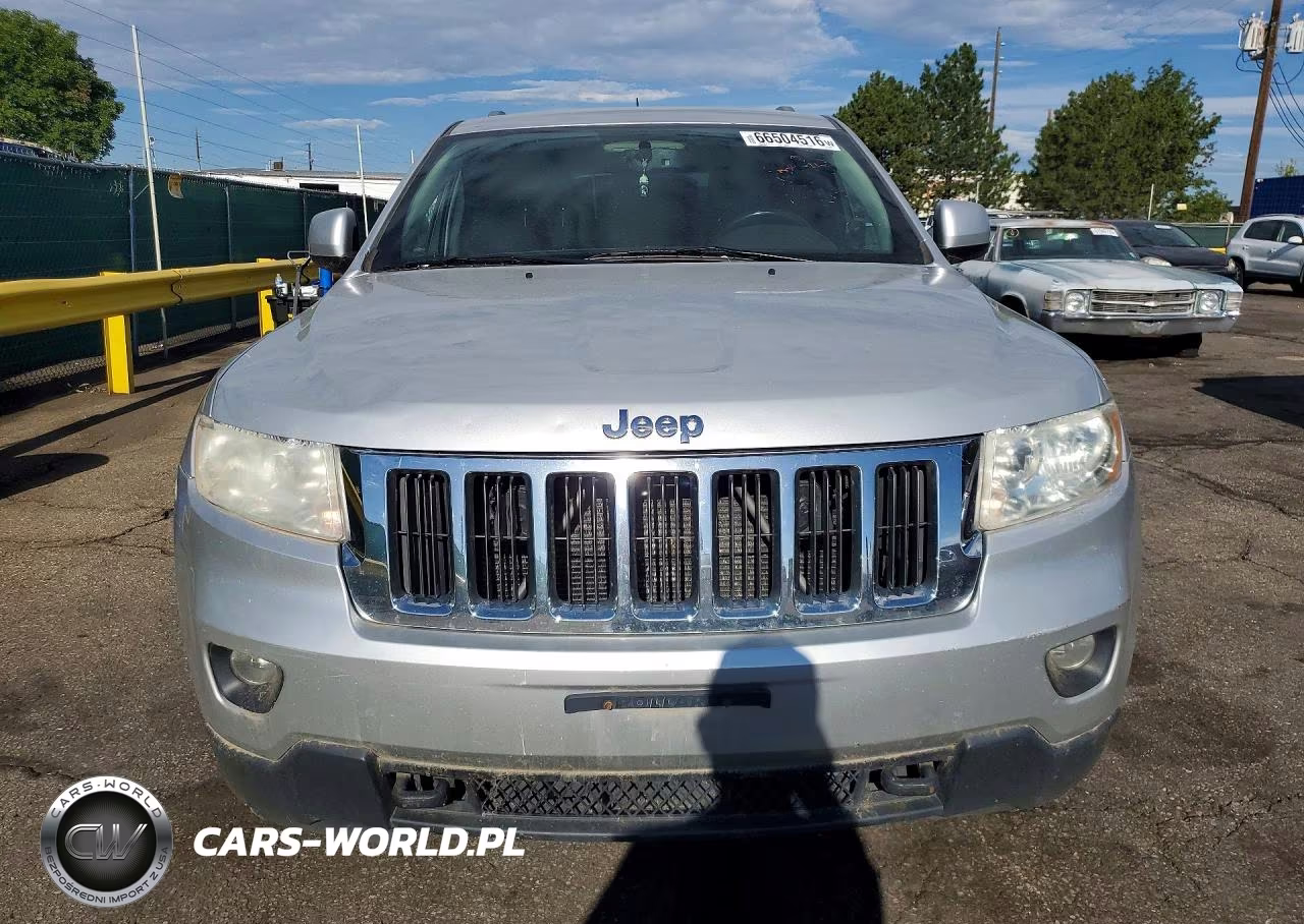 2011 Jeep Grand Cherokee Laredo VIN:1J4RR4GT1BC548895 - 5