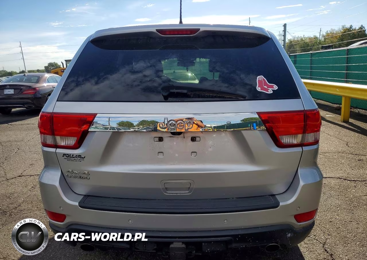 2011 Jeep Grand Cherokee Laredo VIN:1J4RR4GT1BC548895 - 6