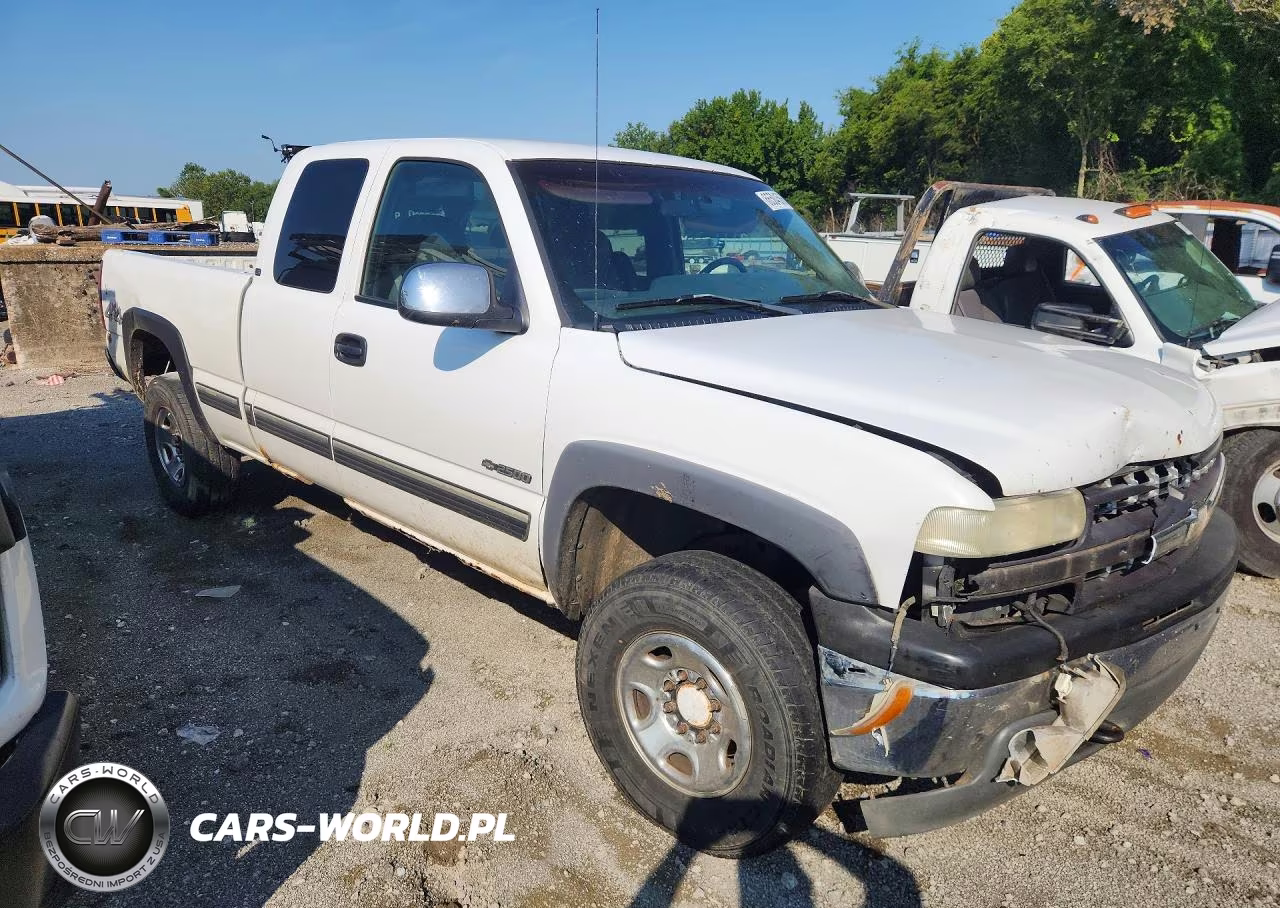2000 Chevrolet Silverado K2500 VIN:1GCGK29U1YE331789 - 4