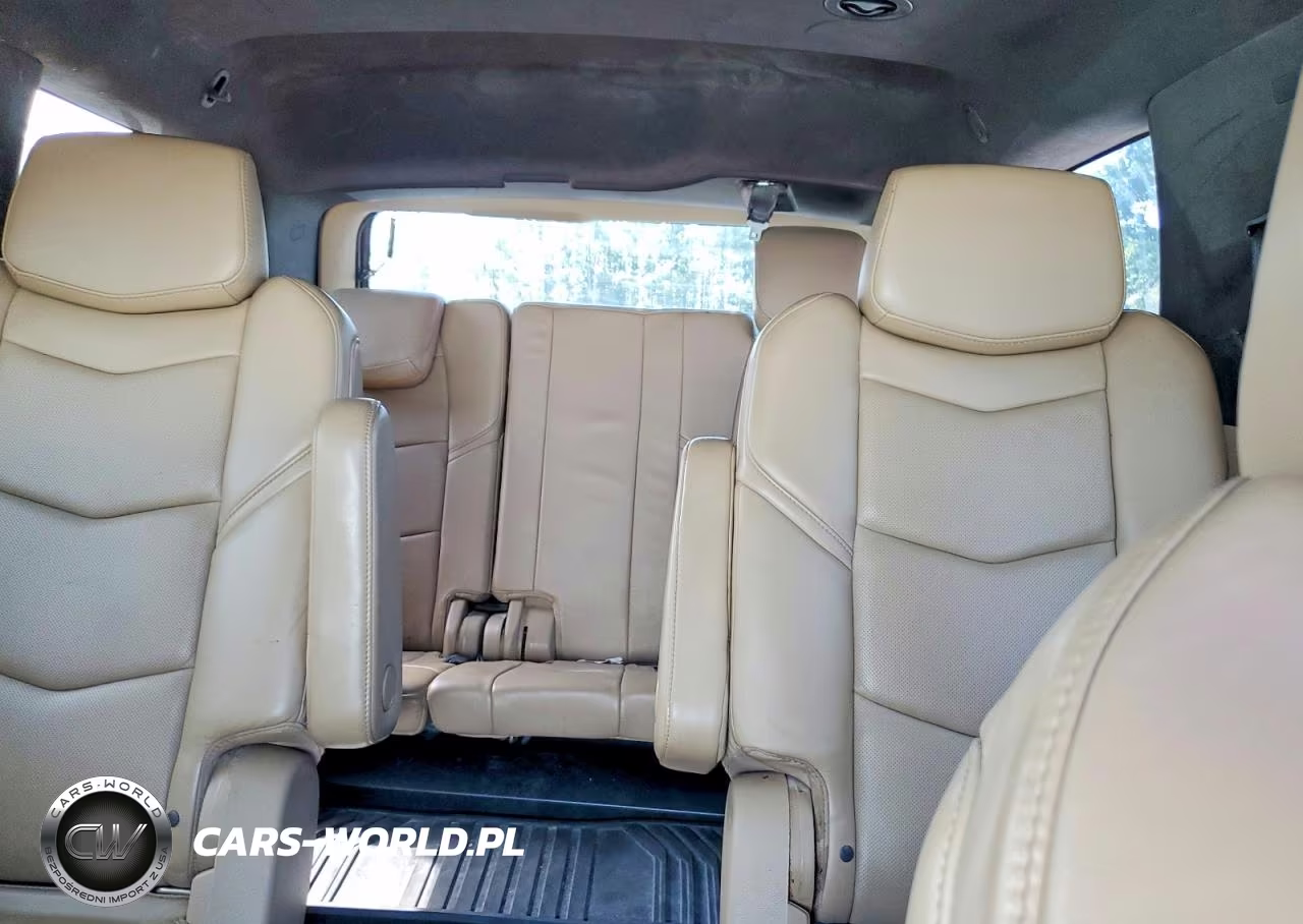 2018 Cadillac Escalade Platinum VIN:1GYS4DKJ9JR304039 - 10