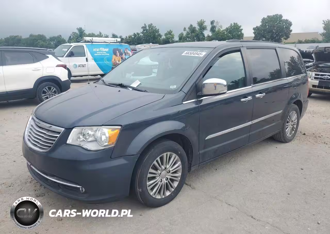 2013 Chrysler Town & Country Touring L