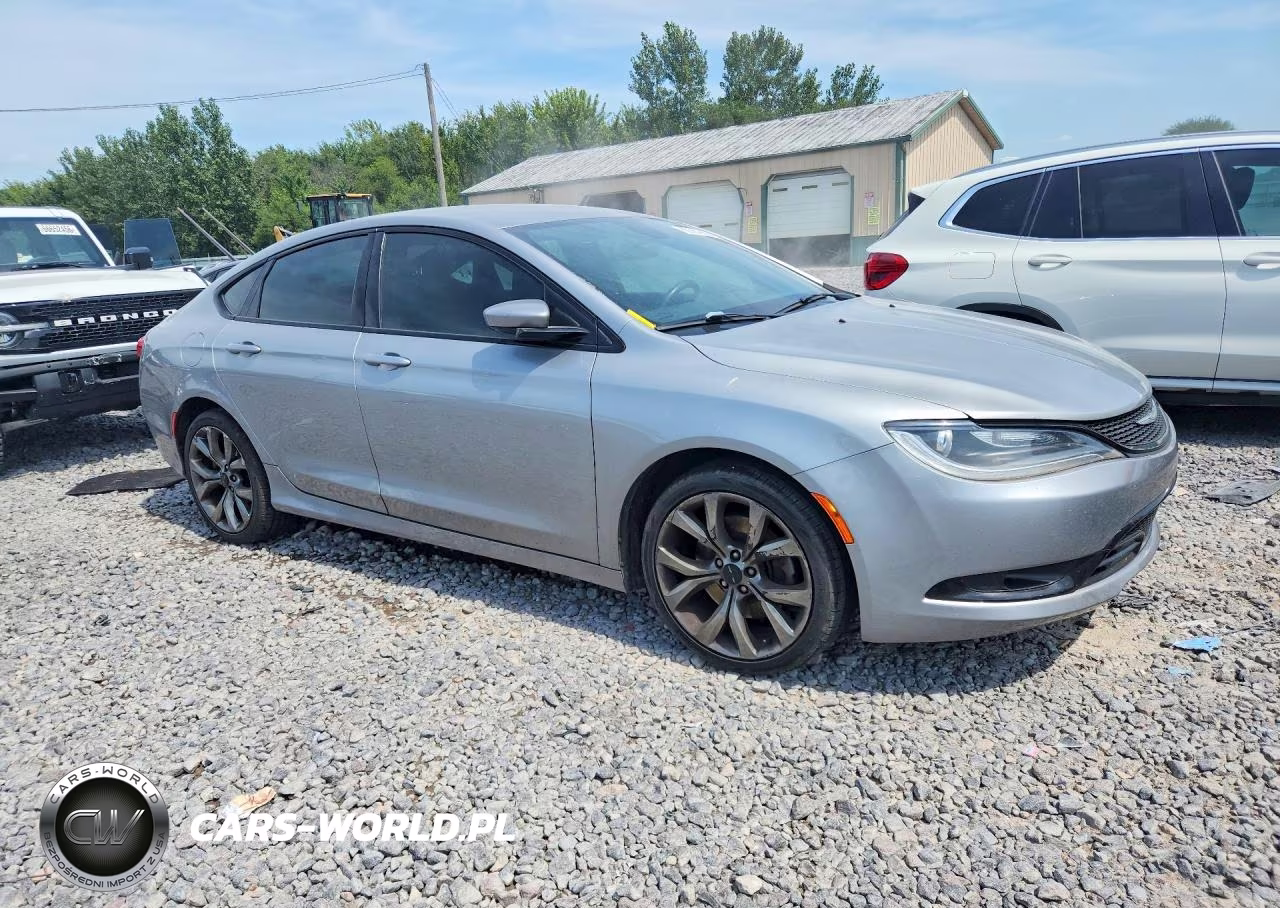 2015 Chrysler 200 S VIN:1C3CCCDG0FN627858 - 4