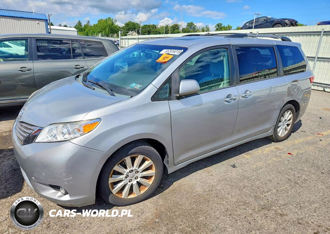 2015 Toyota Sienna Xle 7-Passenger – zdjęcie 1 z 13