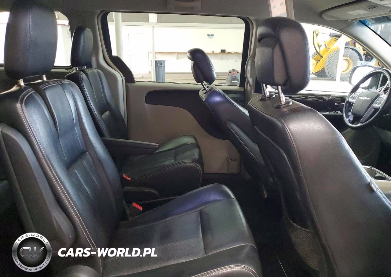 2012 Chrysler Town & Country Touring VIN:2C4RC1BG2CR318985 - 11