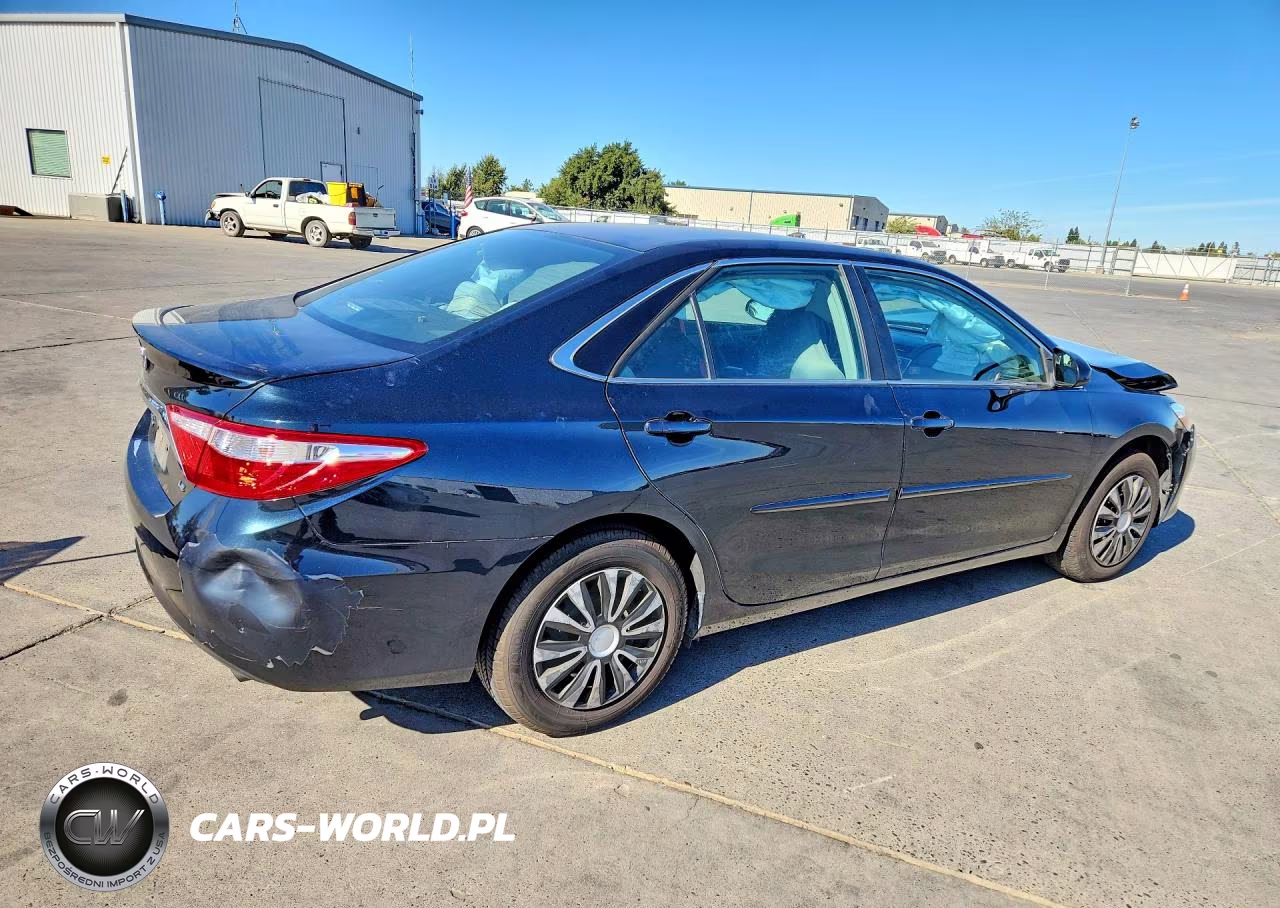 2017 Toyota Camry Le VIN:4T1BF1FK9HU269765 - 3