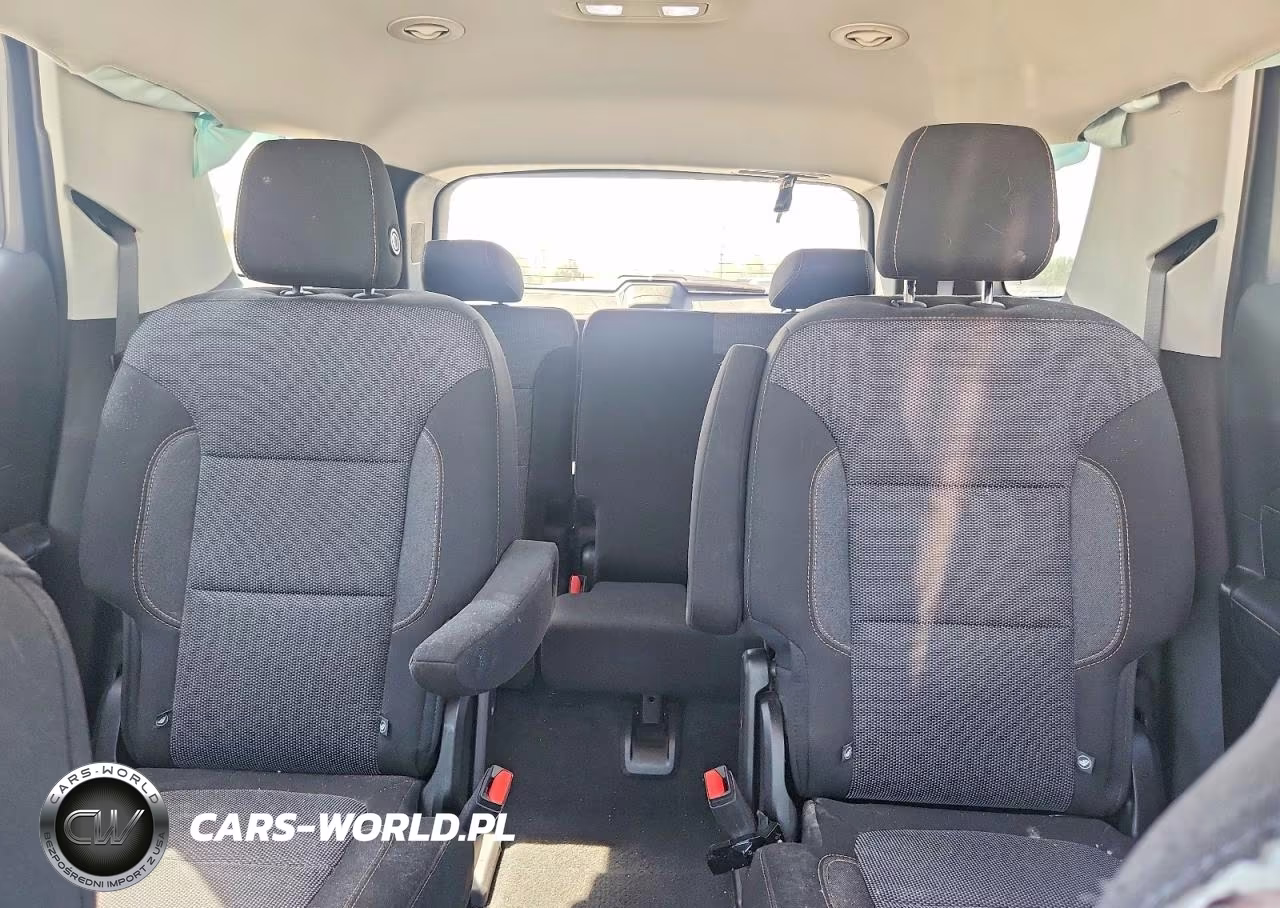 2018 Chevrolet Traverse Lt VIN:1GNERGKW4JJ262323 - 10