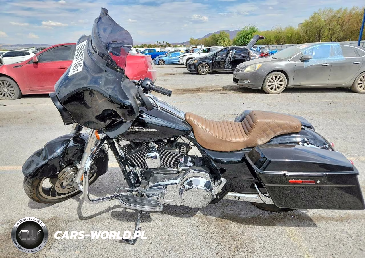 2010 Harley-Davidson Flhx VIN:1HD1KB413AB651186 - 3