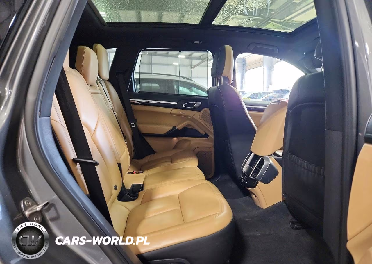2016 Porsche Cayenne VIN:WP1AA2A20GKA36250 - 10