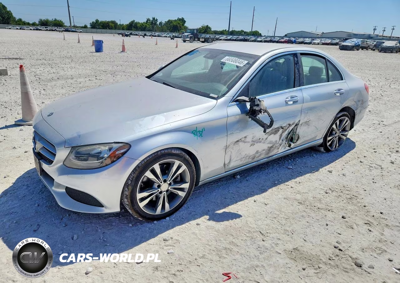 2016 Mercedes-Benz C 300 – zdjęcie 1 z 12