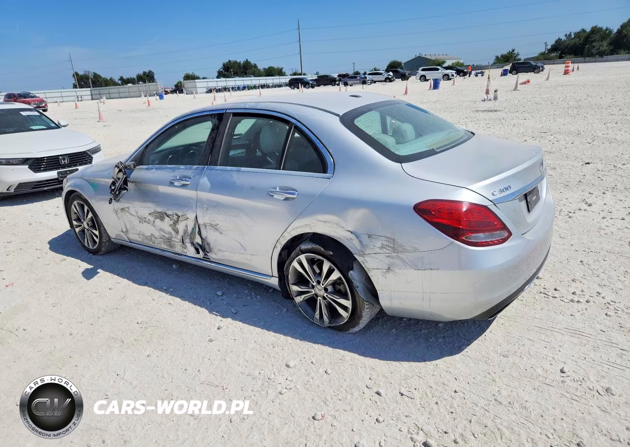 2016 Mercedes-Benz C 300 VIN:55SWF4JB9GU128747 - 2