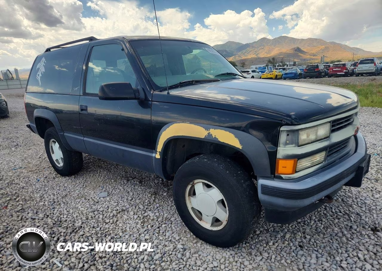 1998 Chevrolet Tahoe K1500 VIN:3GNEK18R8WG112758 - 4