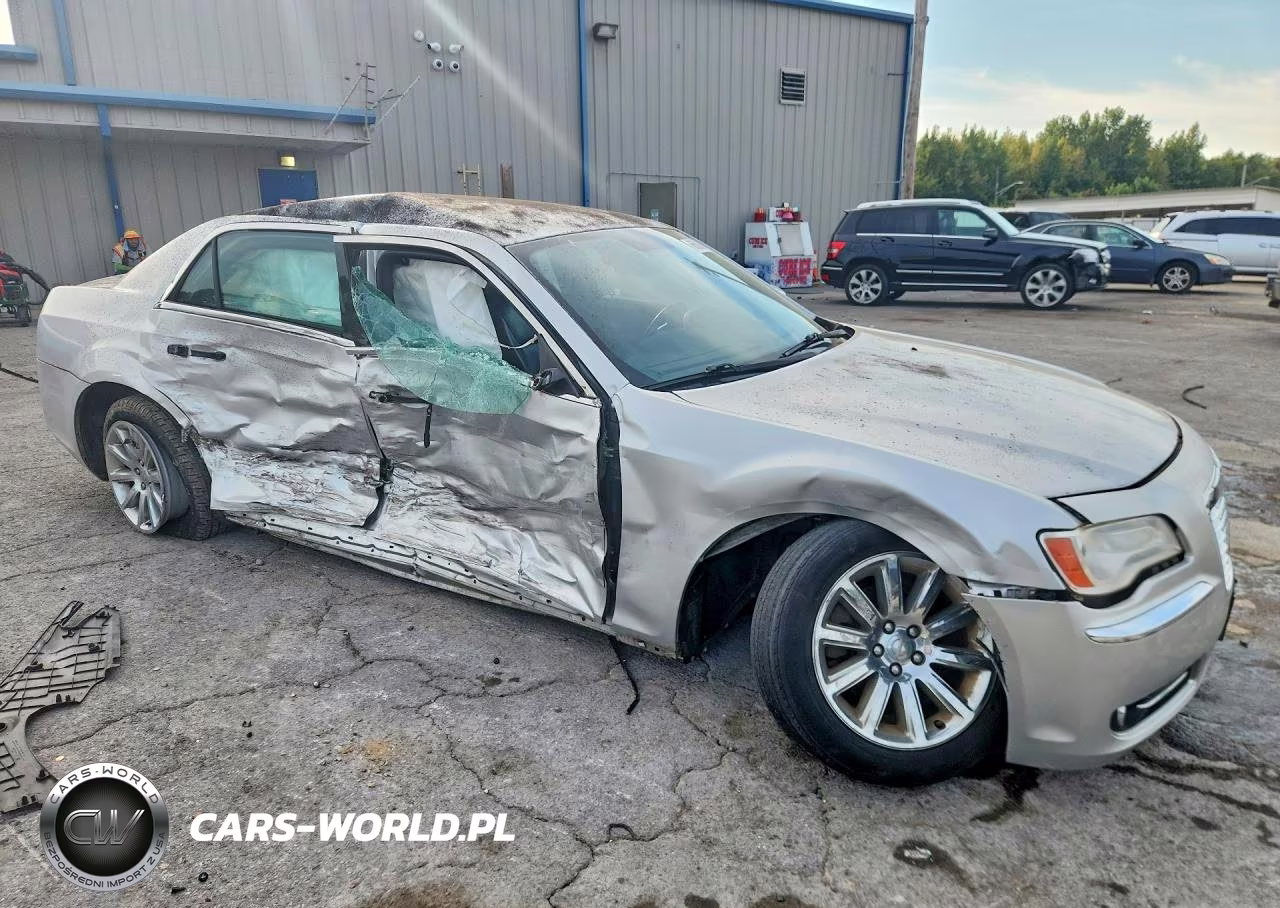 2012 Chrysler 300 Limited VIN:2C3CCACG7CH199443 - 4
