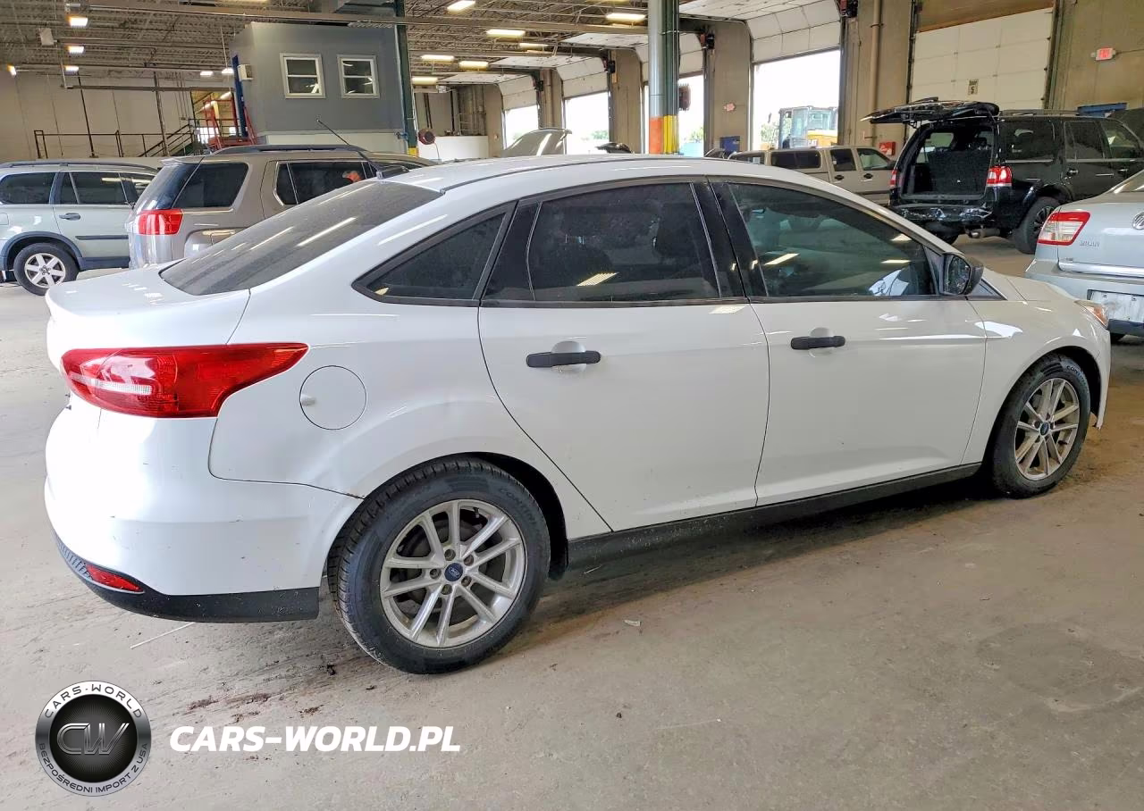 2017 Ford Focus S VIN:1FADP3E24HL263391 - 3