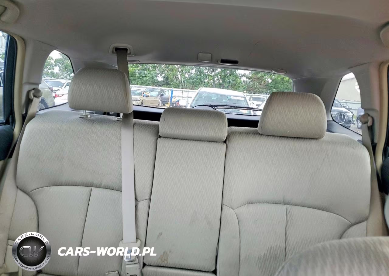 2012 Subaru Outback 3.6R Premium VIN:4S4BRDGC5C2225170 - 10
