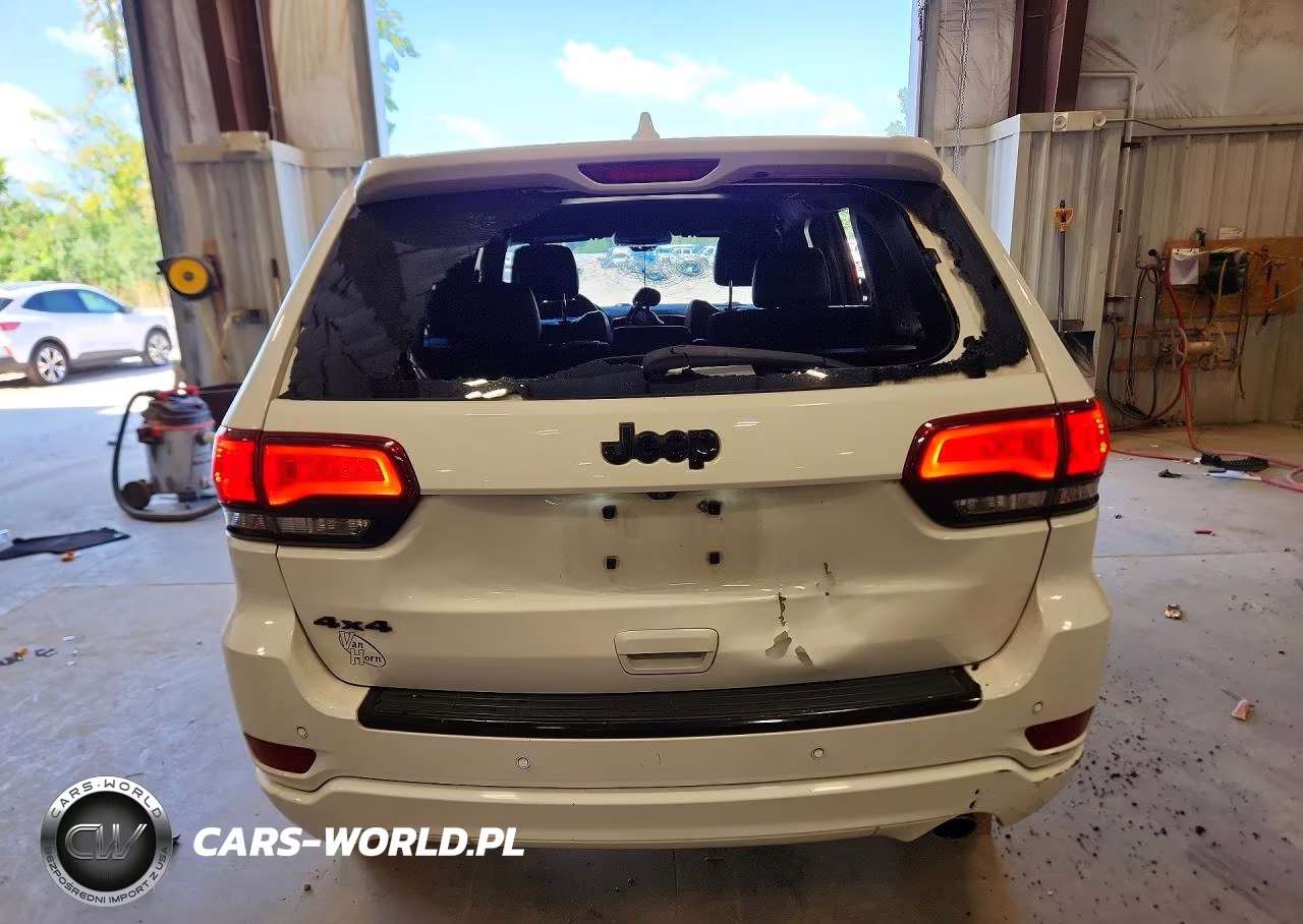 2018 Jeep Grand Cherokee Laredo VIN:1C4RJFAGXJC165007 - 6