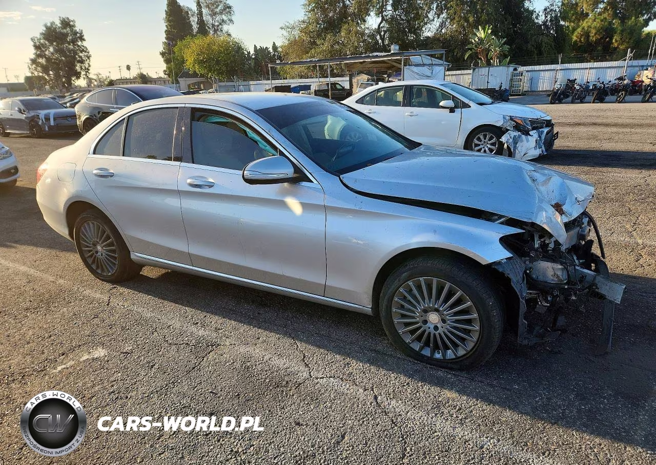 2015 Mercedes-Benz C 300 4Matic VIN:55SWF4KB3FU027359 - 4