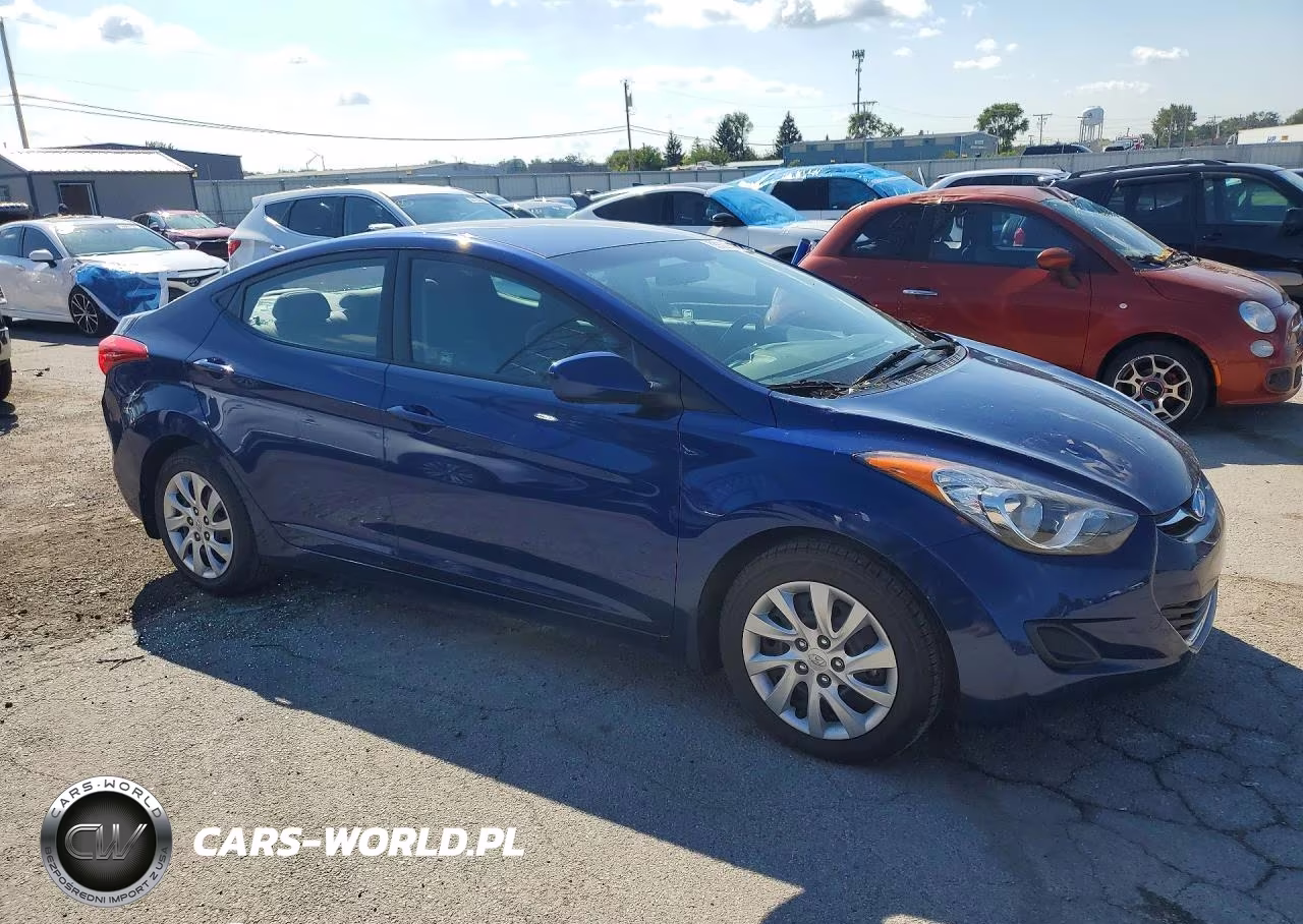 2013 Hyundai Elantra Gls VIN:KMHDH4AE1DU519757 - 4