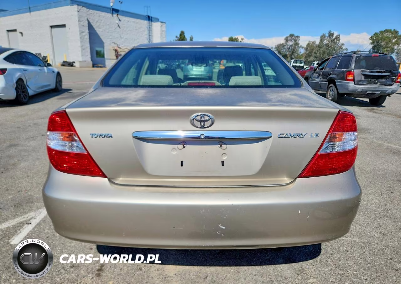 2002 Toyota Camry Le VIN:JTDBE32K620122262 - 6