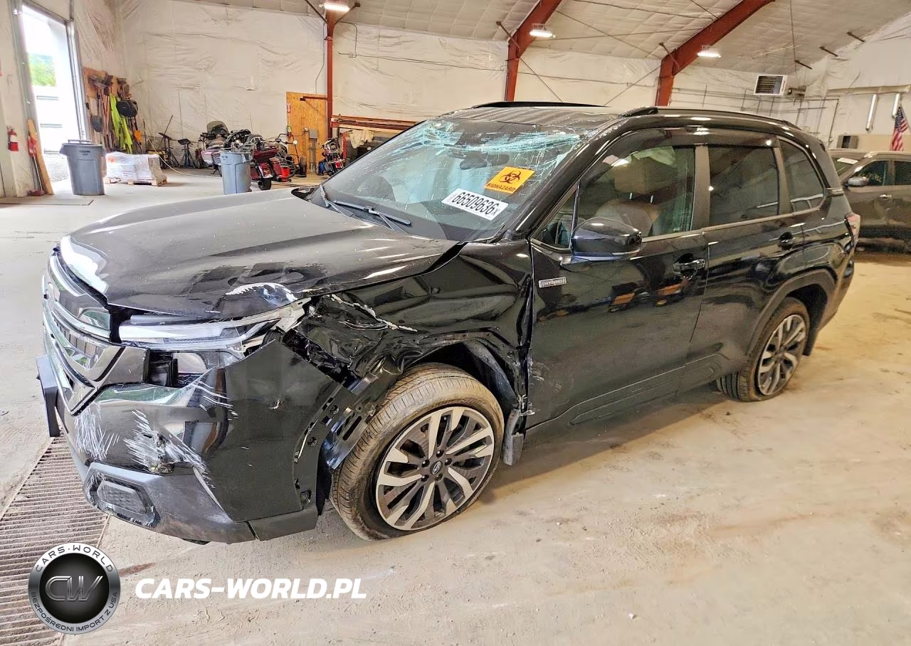 2025 Subaru Forester Touring – zdjęcie 1 z 13