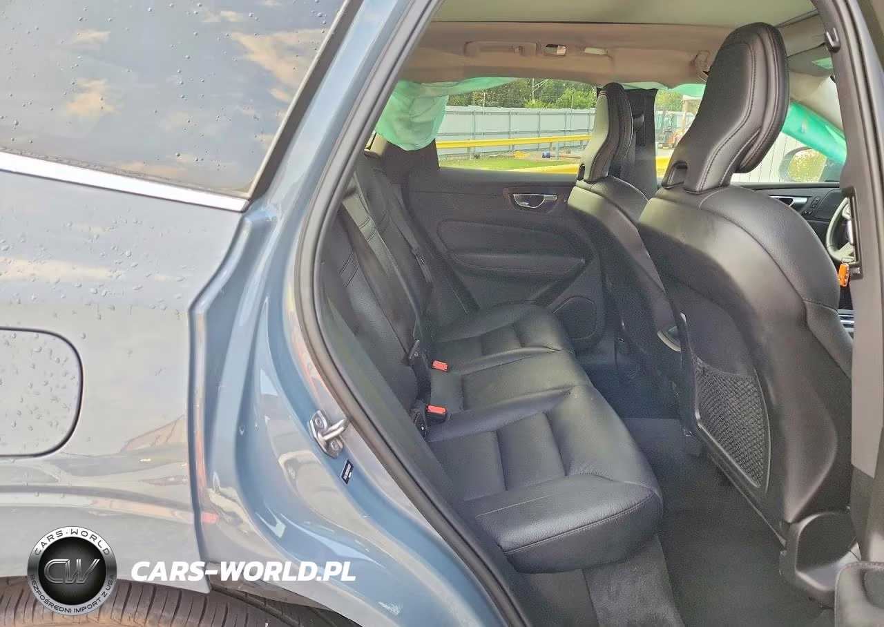 2022 Volvo Xc60 B5 Momentum VIN:YV4L12RK3N1946232 - 10
