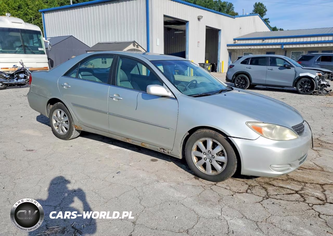 2002 Toyota Camry Xle V6 VIN:JTDBF30K620084550 - 4