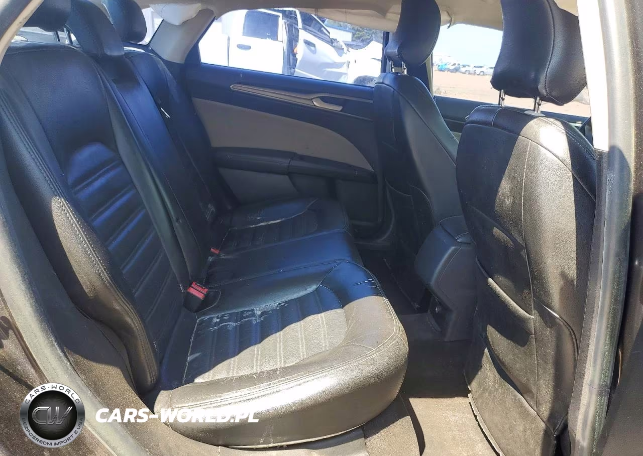2018 Ford Fusion S VIN:3FA6P0G75JR193617 - 10