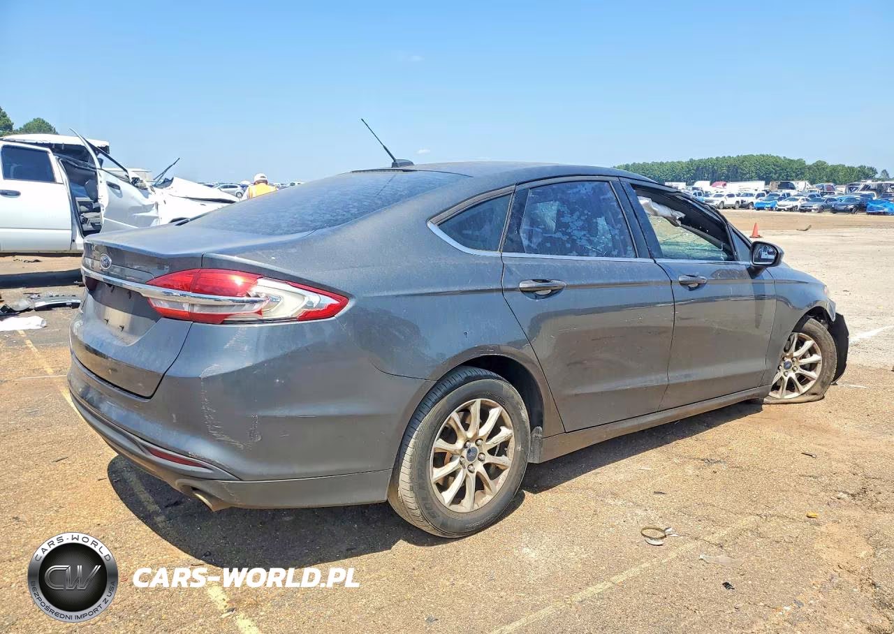 2018 Ford Fusion S VIN:3FA6P0G75JR193617 - 3