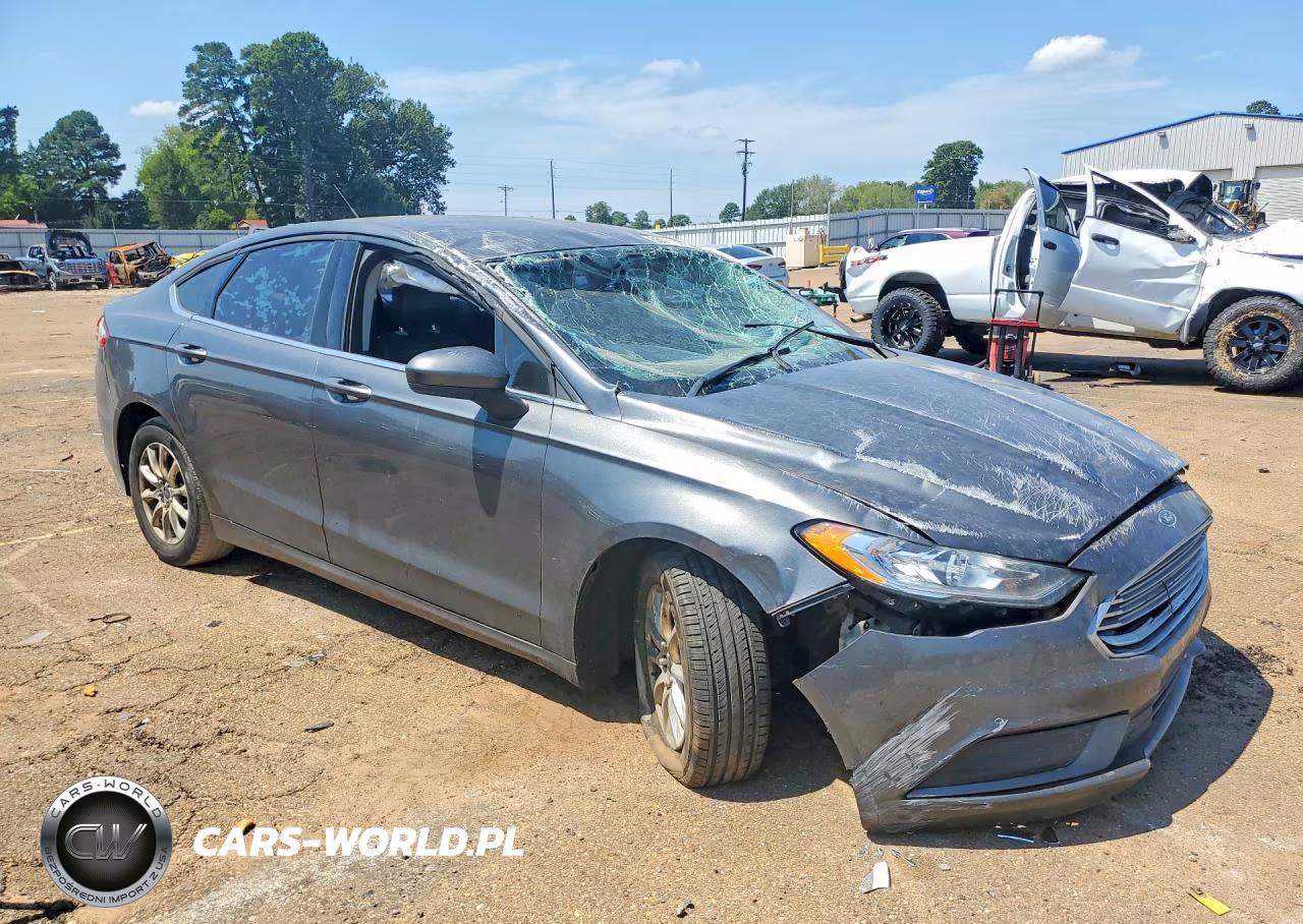 2018 Ford Fusion S VIN:3FA6P0G75JR193617 - 4
