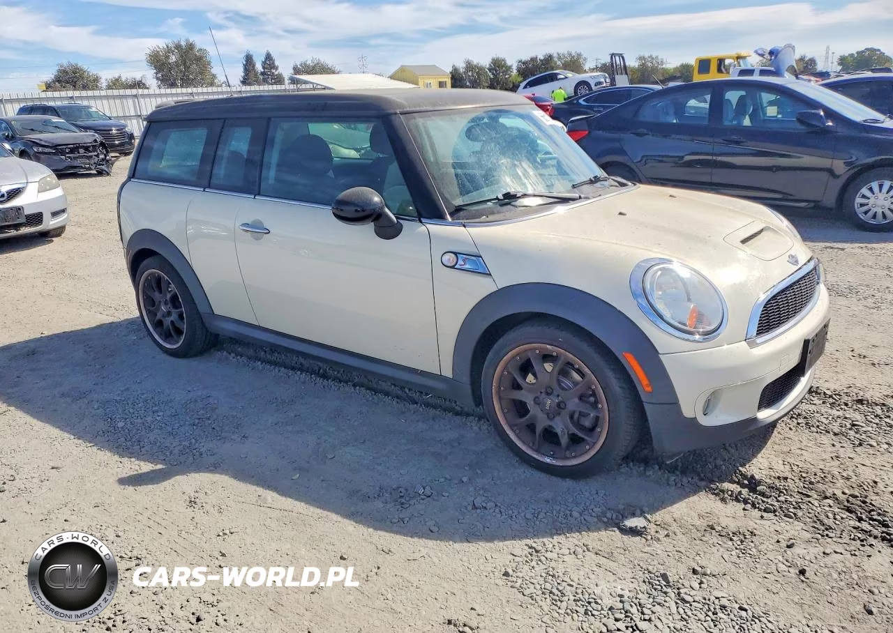 2009 Mini Cooper S Clubman VIN:WMWMM335X9TP92102 - 4