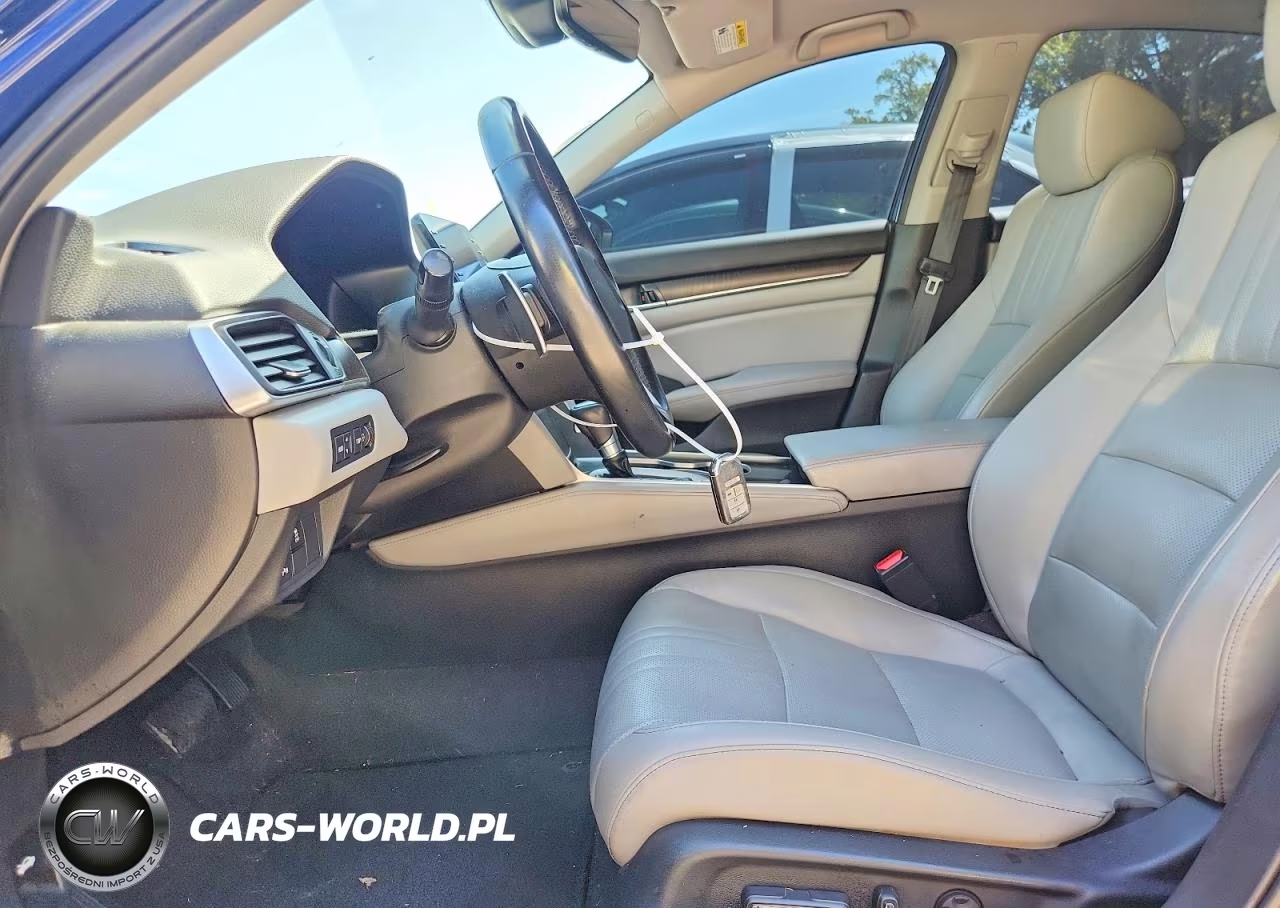 2018 Honda Accord Touring VIN:1HGCV1F93JA046137 - 7