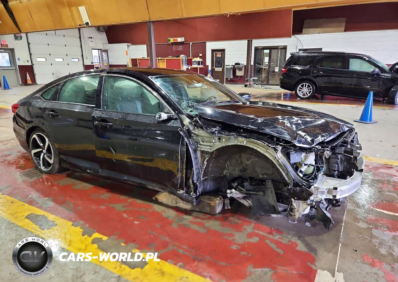 2018 Honda Accord Sport VIN:1HGCV1F39JA159005 - 4