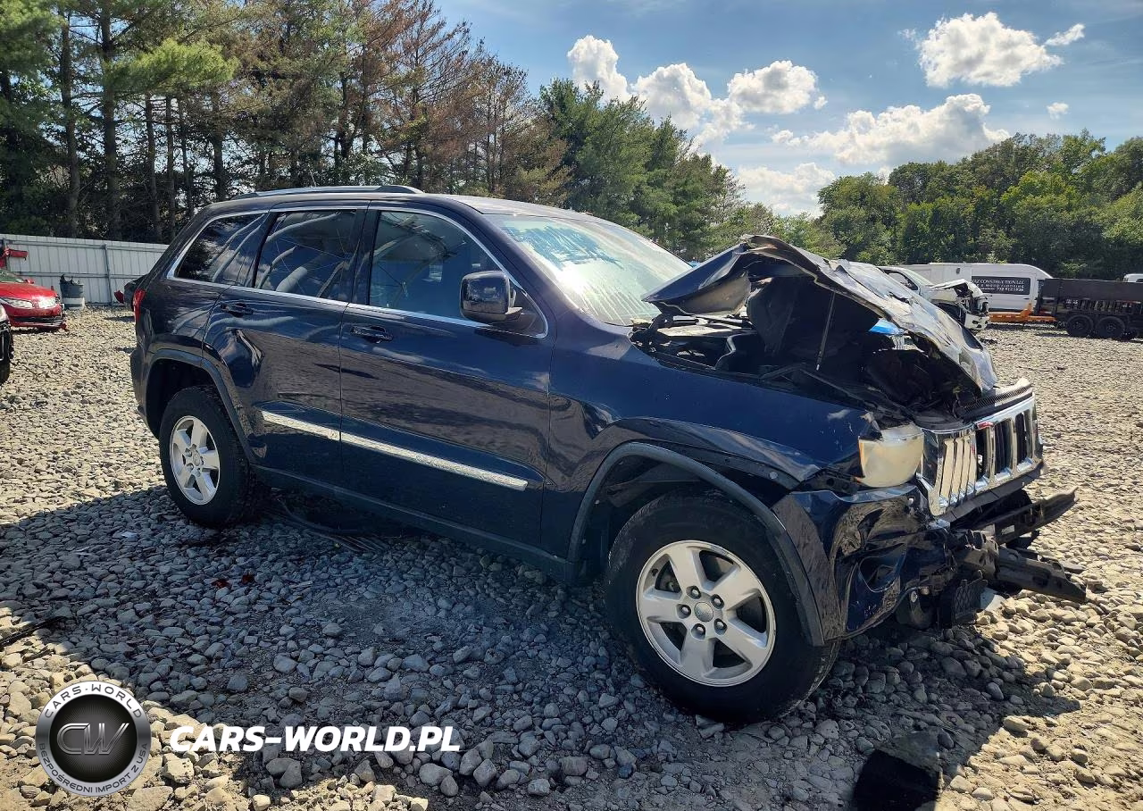 2013 Jeep Grand Cherokee Laredo VIN:1C4RJFAG6DC630015 - 4