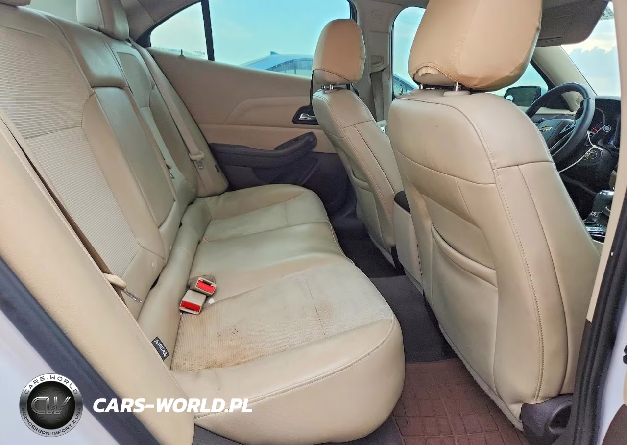 2016 Chevrolet Malibu VIN:1G11C5SA0GF114045 - 10