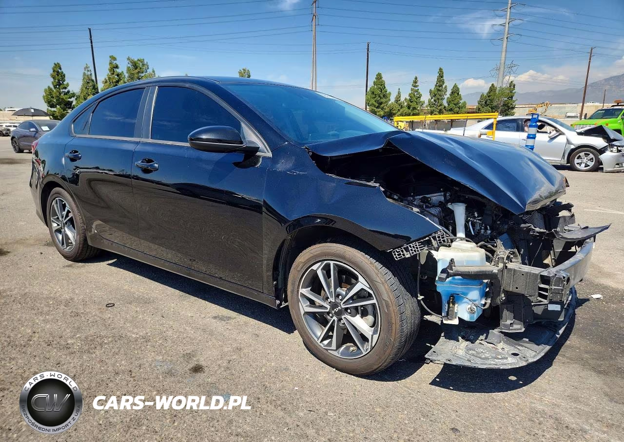 2022 Kia Forte Lxs VIN:3KPF24AD3NE503159 - 4