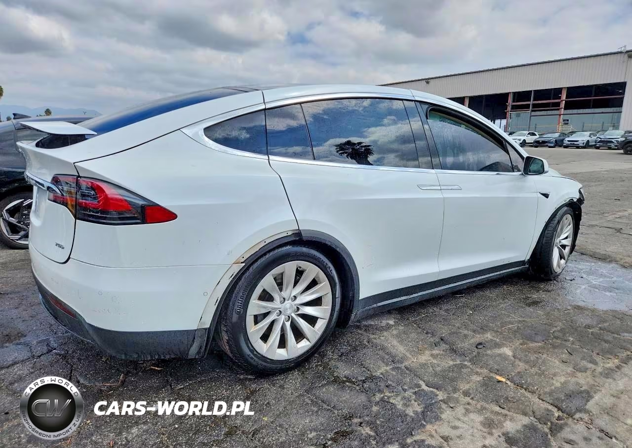 2016 Tesla Model X VIN:5YJXCDE24GF026216 - 3