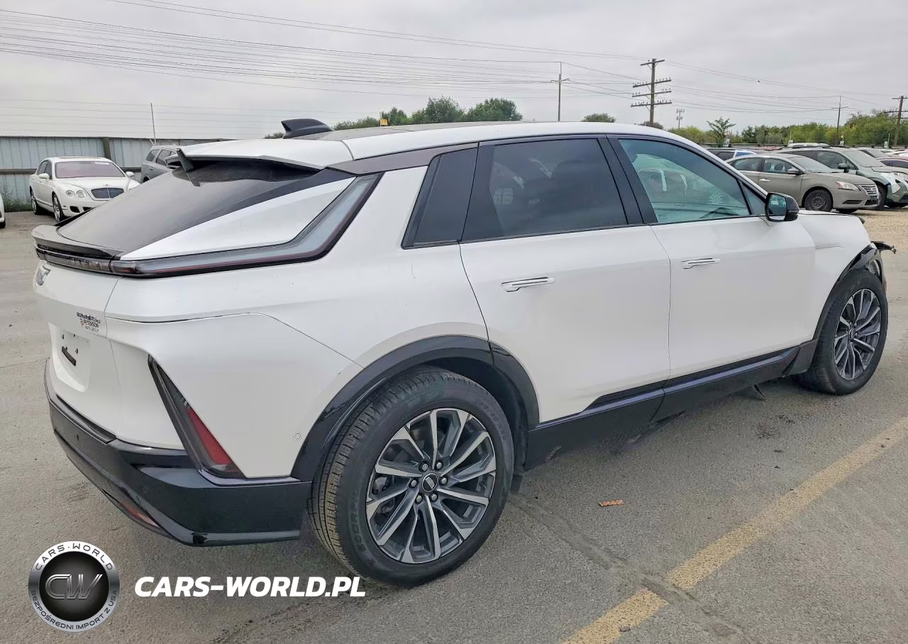 2024 Cadillac Lyriq Sport VIN:1GYKPWRL6RZ120814 - 3