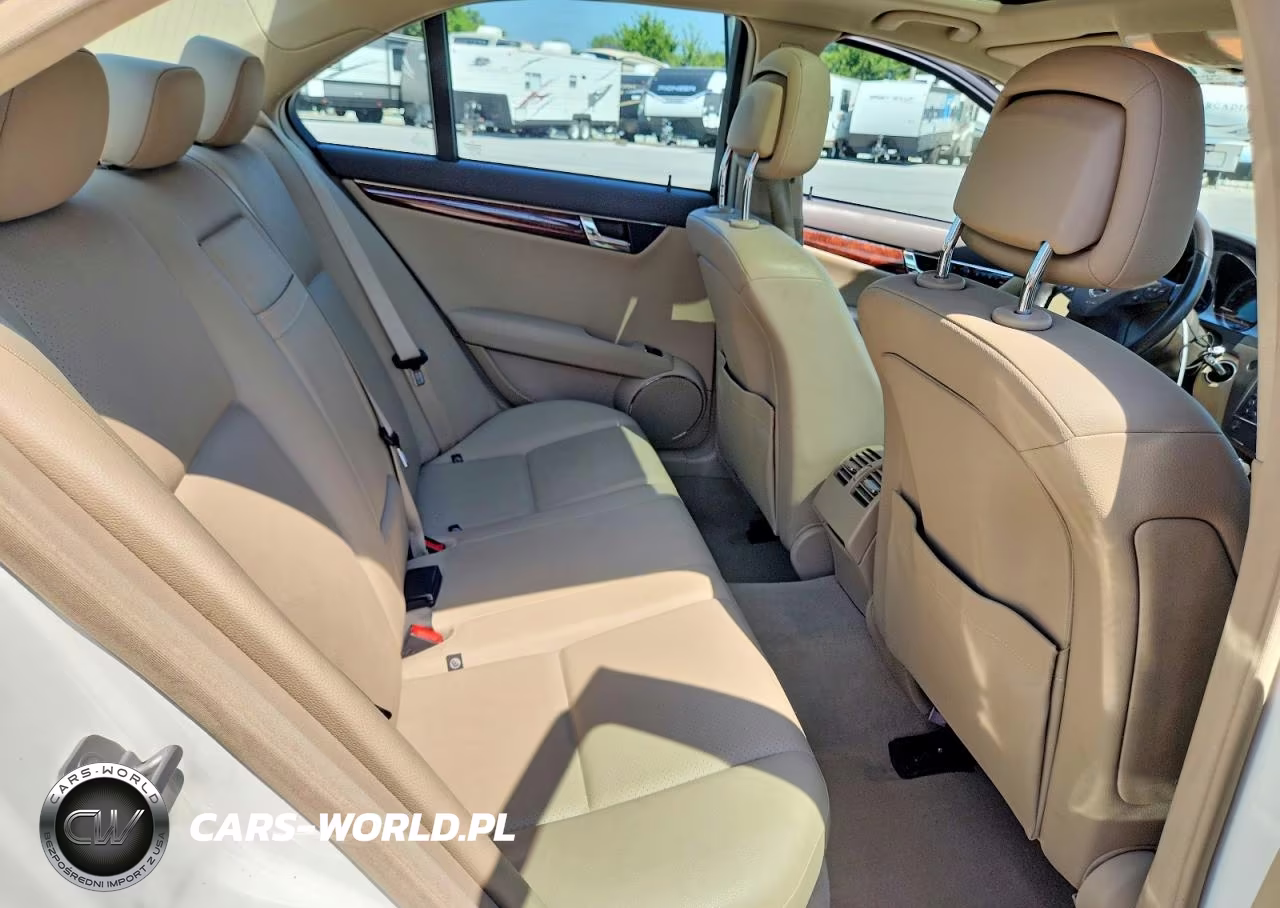 2010 Mercedes-Benz C 300 4Matic VIN:WDDGF8BB0AR104517 - 10