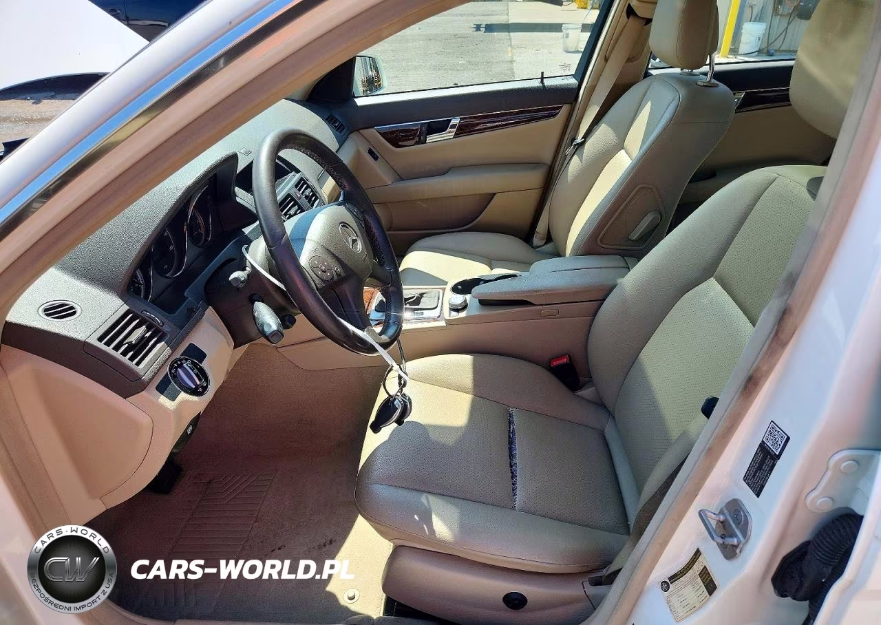 2010 Mercedes-Benz C 300 4Matic VIN:WDDGF8BB0AR104517 - 7