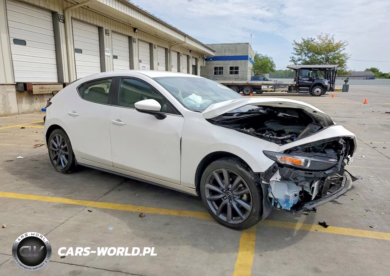 2020 Mazda 3 Preferred VIN:JM1BPAMM2L1168082 - 4