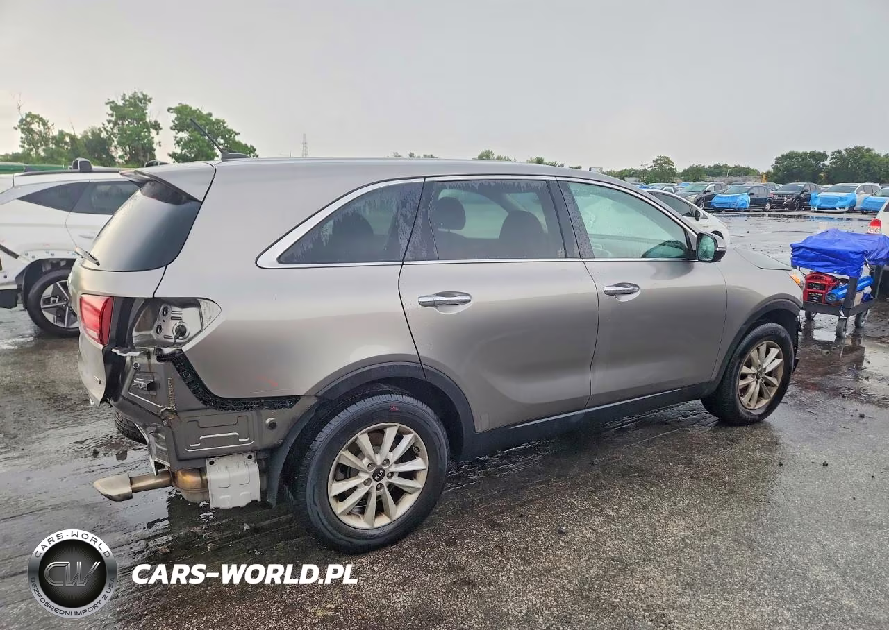2019 Kia Sorento L VIN:5XYPG4A39KG529809 - 3